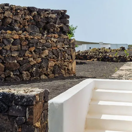 Canaryislandshost I Camellera تياس